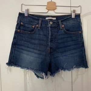 Levi’s Wedgie Short Cutoffs Size 30